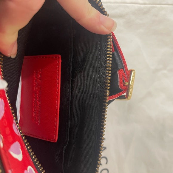 Marc Jacobs Red Heart Print Crossbody Bag - Picture 3 of 11